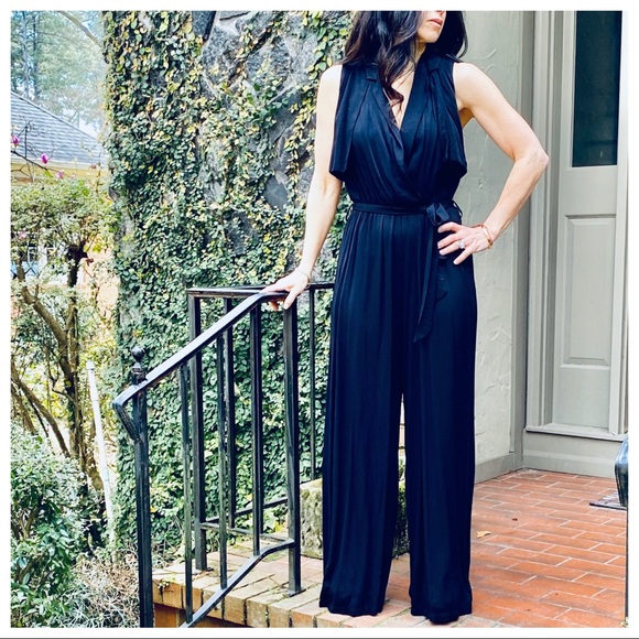 ✨LAST ONE ✨fabulous black wide leg jumpsuit - Picture 2 of 8